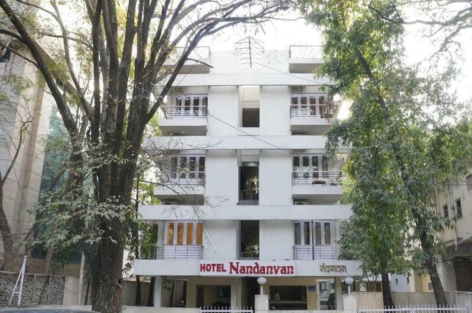 Hotel Nandanvan Annexe Пуна Экстерьер фото